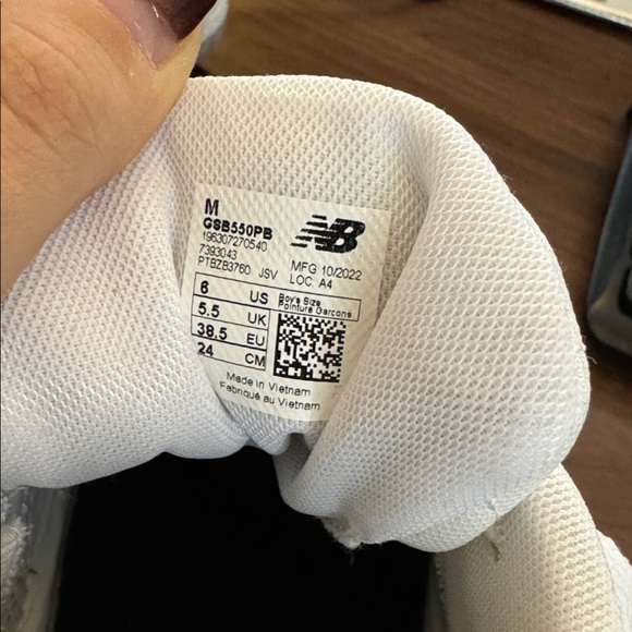 New Balance 550 Light Gray Sneakers - Picture 2 of 4